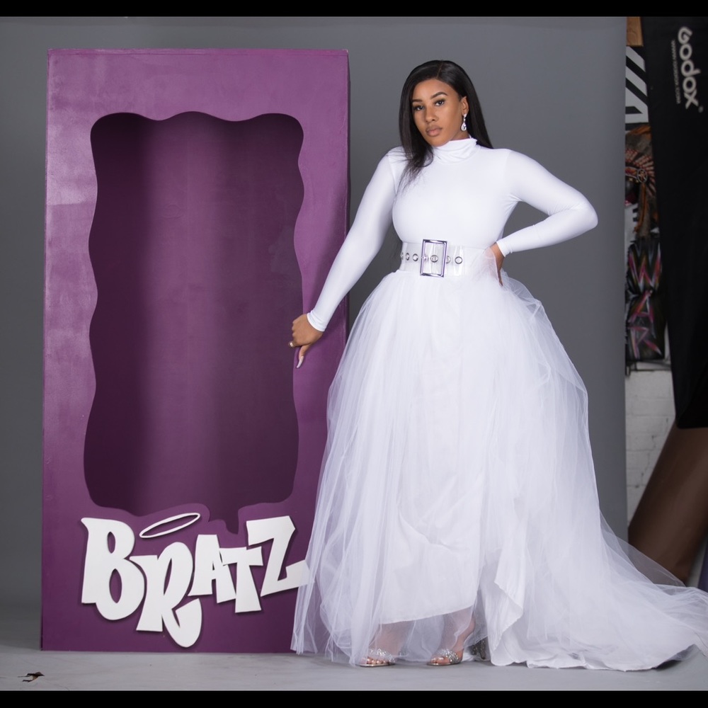 White Tulle Robe - Picture 2 of 3
